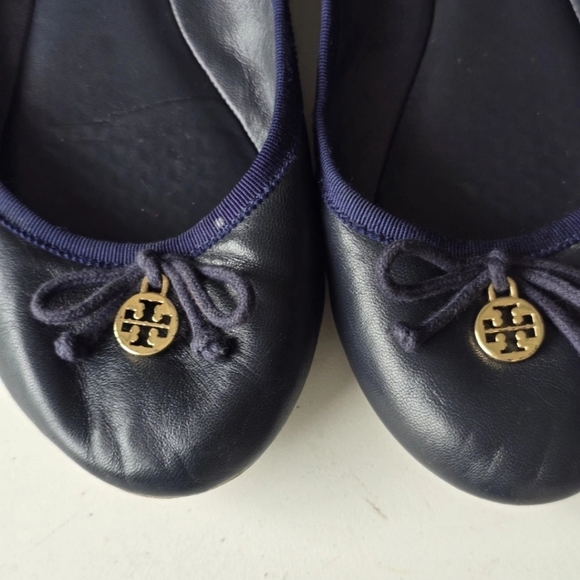 Tory Burch Ballet Flats Size 8M Blue Chelsea Bow Medallion Logo - Picture 6 of 12